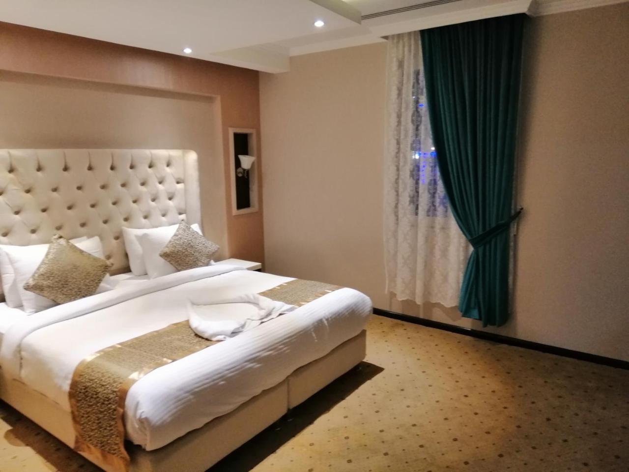 اصاله الشروق للأجنحه الفندقيه Khobar Bagian luar foto